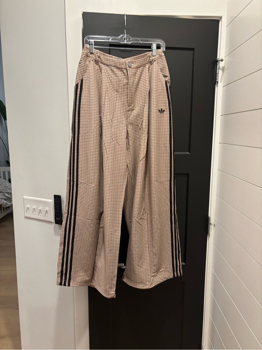adidas Originals Checks Trouser Loose Pants Med NWT crystal linen / aurora Pleat - Picture 8 of 16